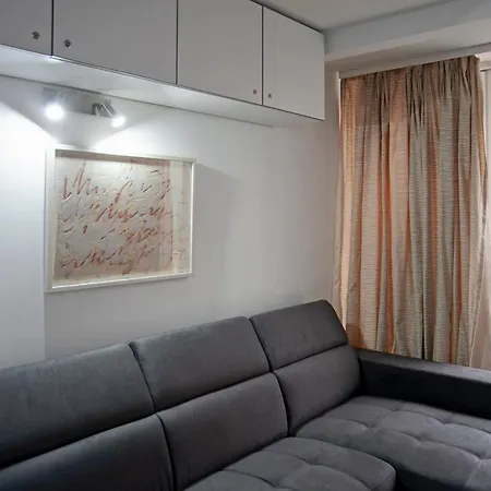 Theatre View Apartment *