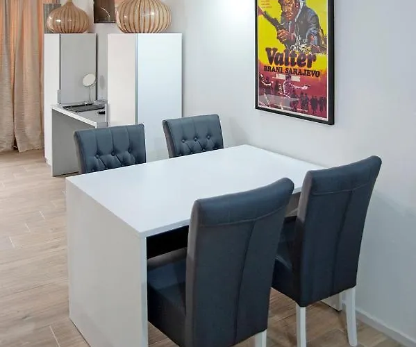 Theatre View アパート